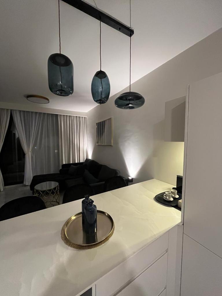 Liz Suite Caesarea Bilik gambar