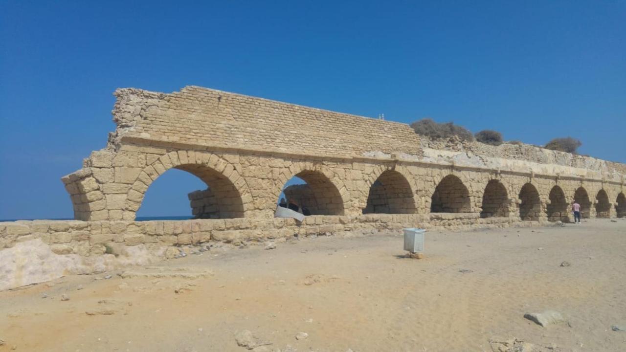 Liz Suite Caesarea Luaran gambar