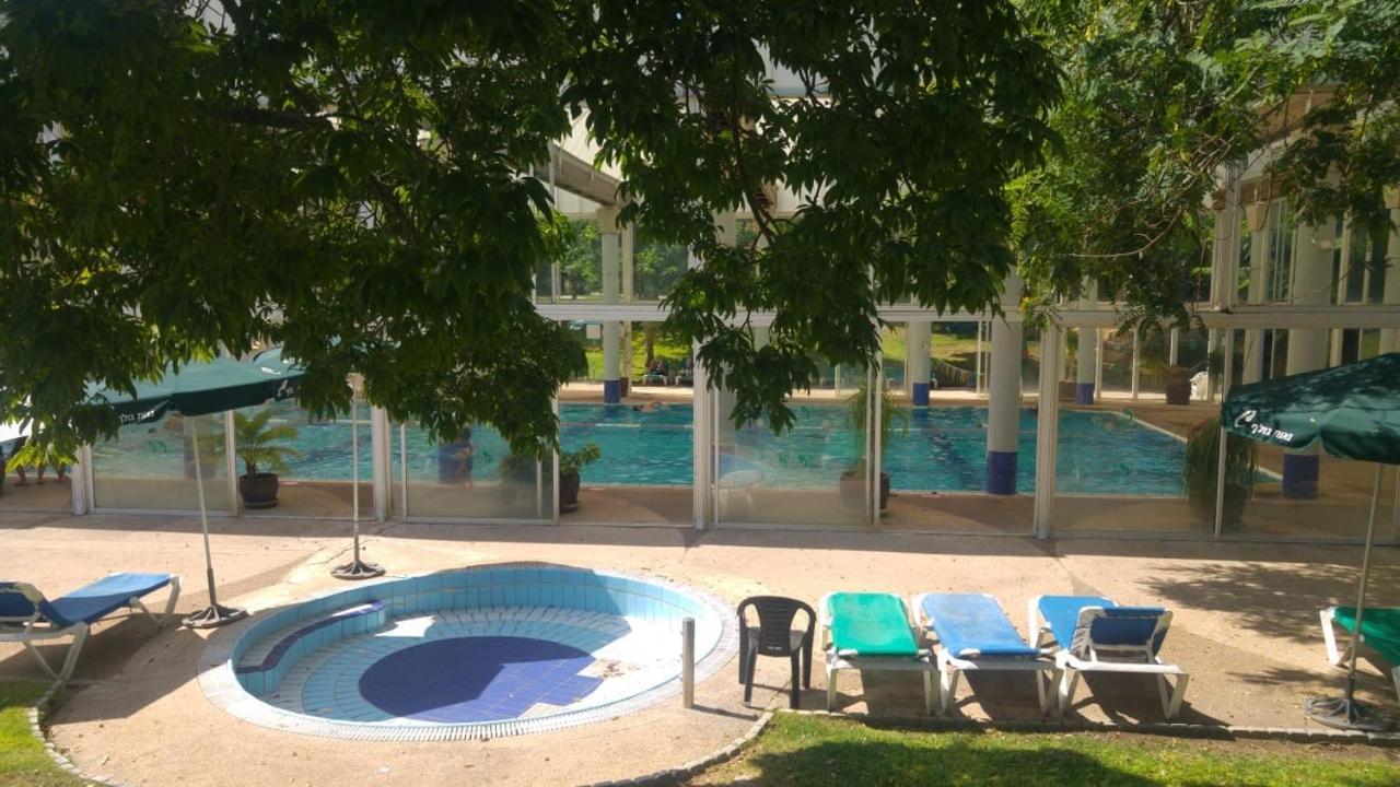 Liz Suite Caesarea Luaran gambar
