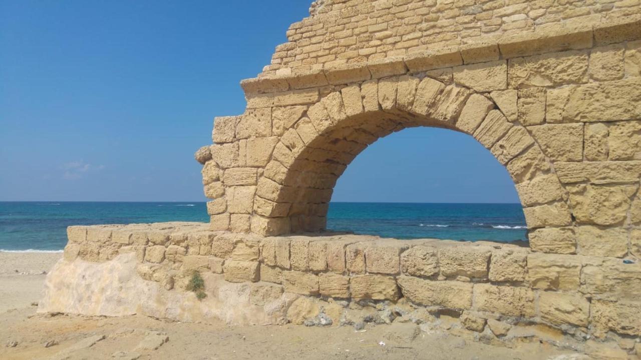 Liz Suite Caesarea Luaran gambar
