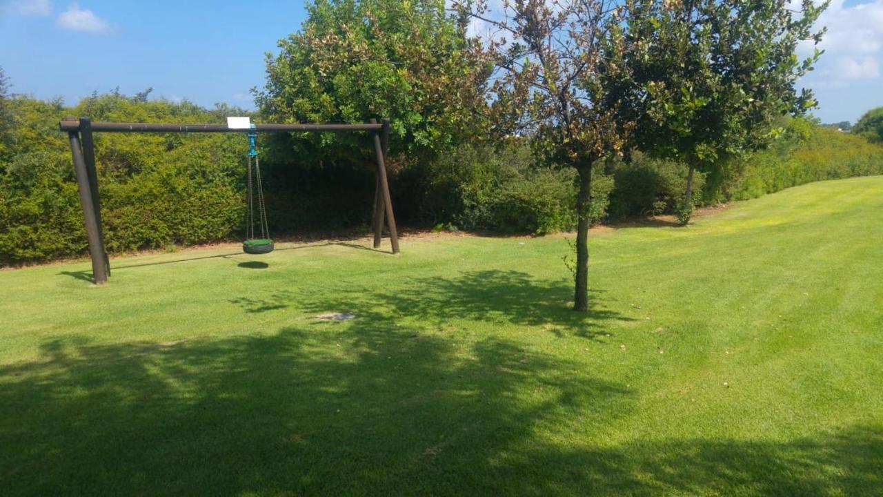Liz Suite Caesarea Luaran gambar