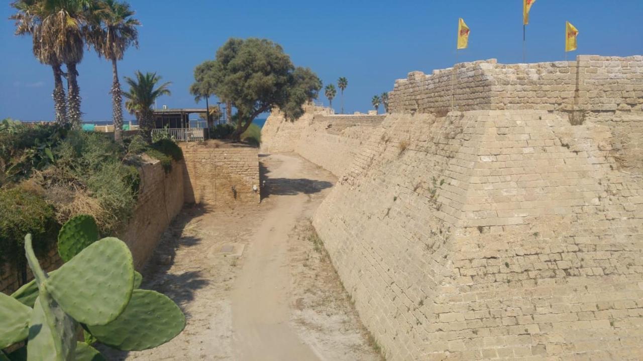 Liz Suite Caesarea Luaran gambar