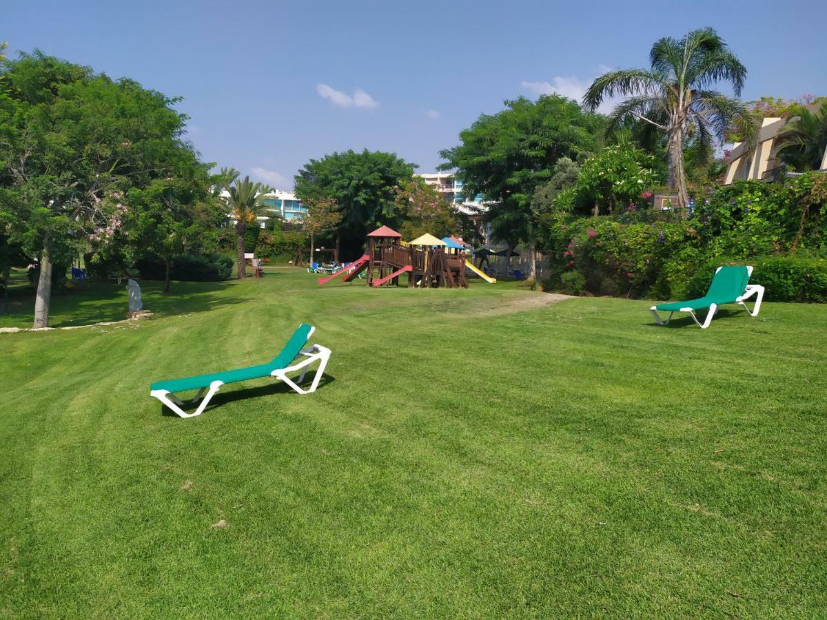 Liz Suite Caesarea Luaran gambar