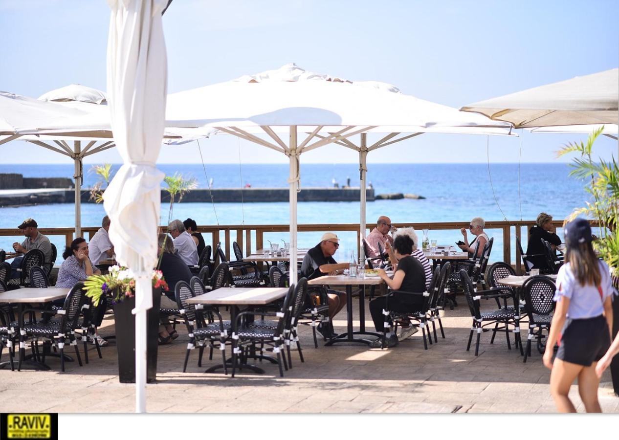 Liz Suite Caesarea Luaran gambar