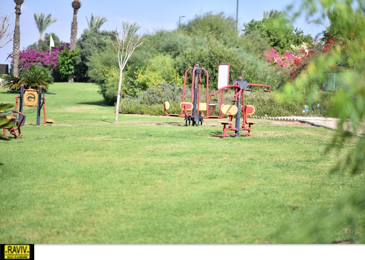 Liz Suite Caesarea Luaran gambar