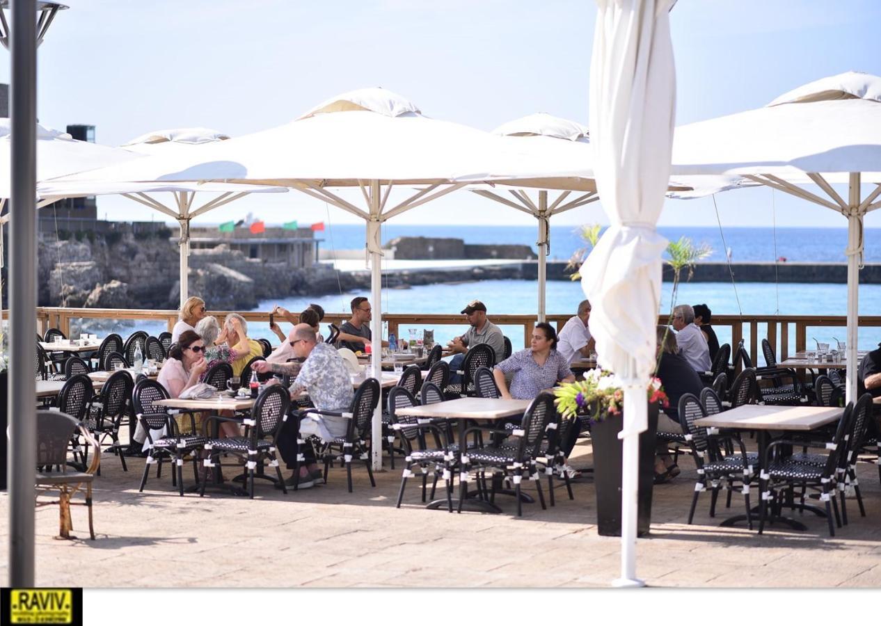 Liz Suite Caesarea Luaran gambar